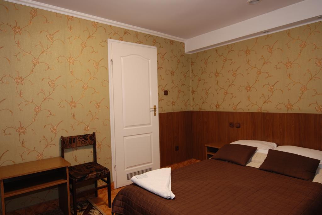 פיאזשנו Hotel La-Musica מראה חיצוני תמונה