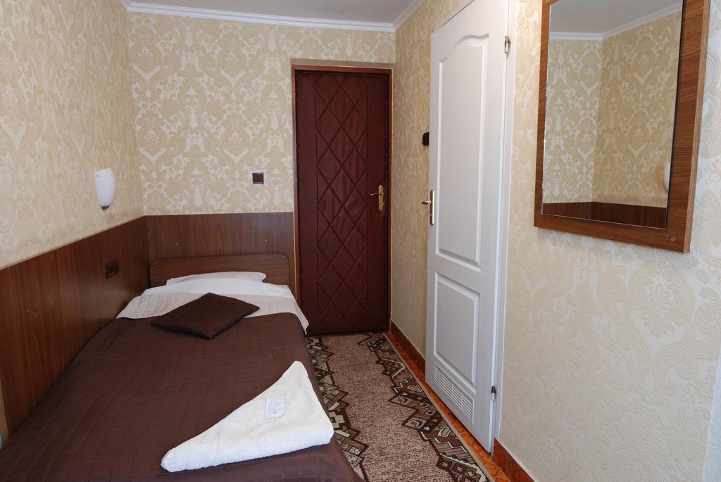 פיאזשנו Hotel La-Musica מראה חיצוני תמונה