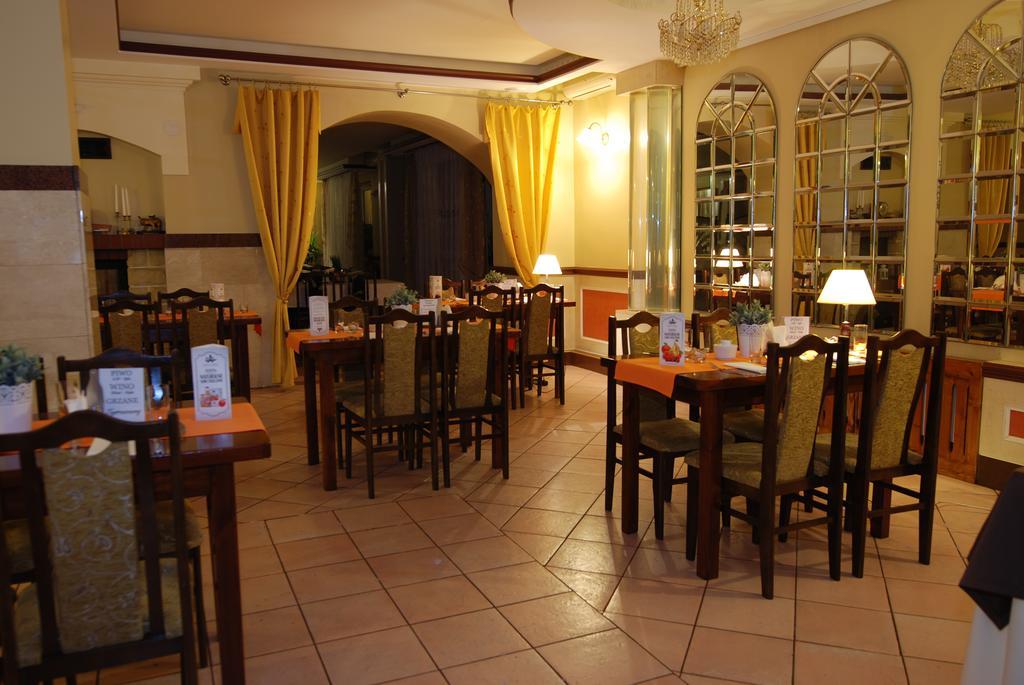 פיאזשנו Hotel La-Musica מראה חיצוני תמונה